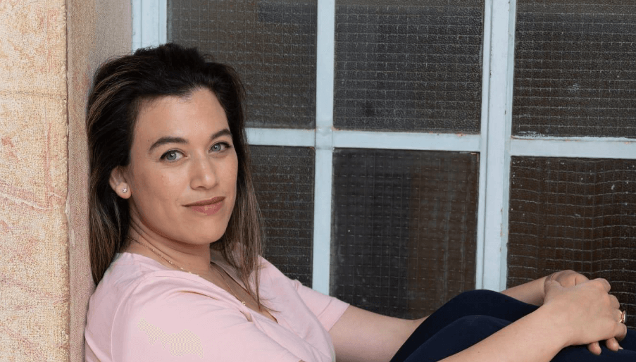 נטע בר אופנהיימר – פסיכותרפיסטית מטפלת בהבעה ויצירה – ירושלים ואונליין