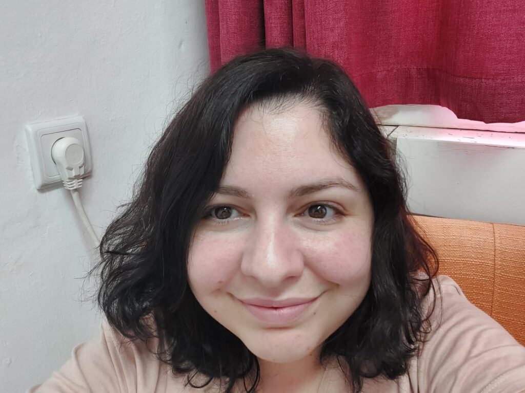 ליאור שלזינגר לזרוב – עובדת סוציאלית פסיכותרפיסטית – טיפול אונליין